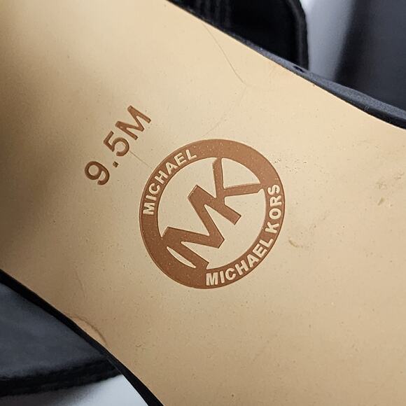 MK Michael Kors Studded Stud Wren 9.5 High Heel Pumps - Picture 9 of 9